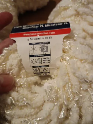 800 gr di filato grosso in microfibra