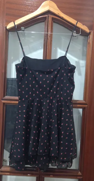 Mono corto floral negro y rosa