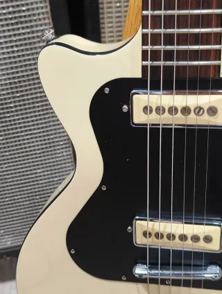 Framus Hollywood Crema Blanco Guitarra