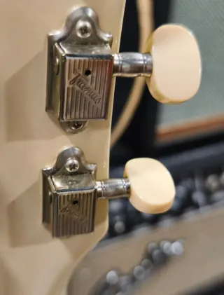 Framus Hollywood Crema Blanco Guitarra