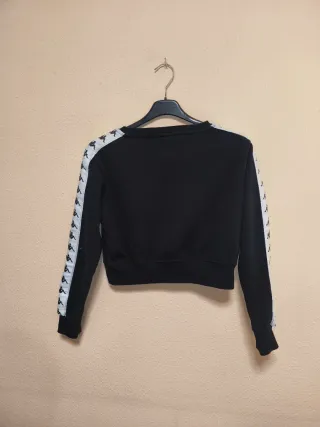 Sudadera Kappa cropped negra bandas
