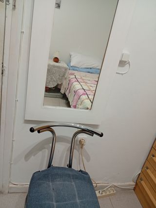 Se alquila Habitacion