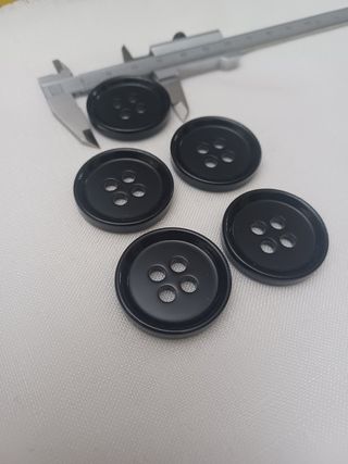 Bottoni neri 4 fori