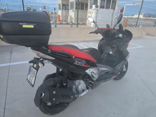 Aprilia SR Max Maxi Scooter