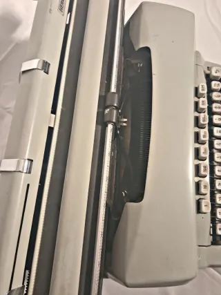 Máquina de escribir Hermes 9 (Suiza) - Carro ancho