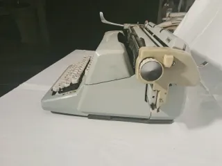 Máquina de escribir Hermes 9 (Suiza) - Carro ancho