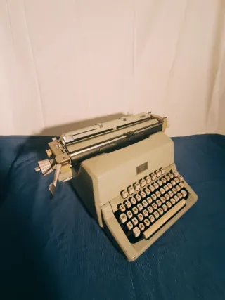 Máquina de escribir Hermes 9 (Suiza) - Carro ancho