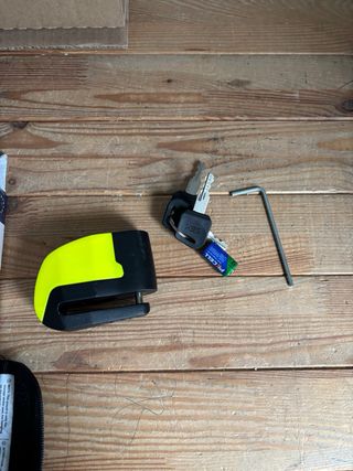 Candado Moto Alarma Inteligente URBAN UR6