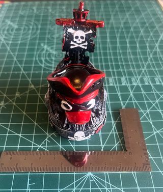 Figura Pato Barco Pirata Resina Negro