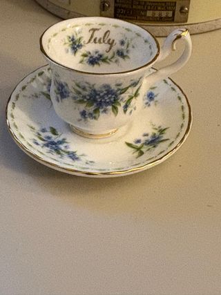 Tazza e piattino Royal Albert July