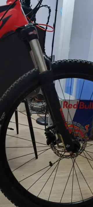 Bicicleta Scott Scale 770 Roja