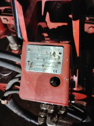 Arado Kverneland 4 vertederas