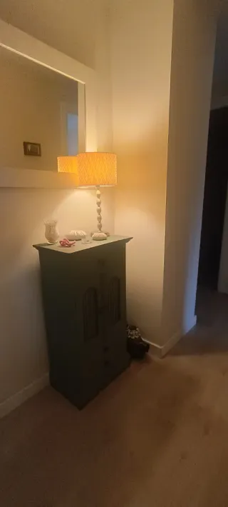 Recibidor pintado con pintura a la tiza.URGE