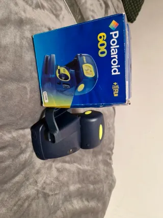 Cámara Polaroid Azul y Amarilla