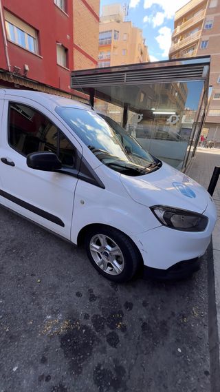 Ford Transit Courier 2020