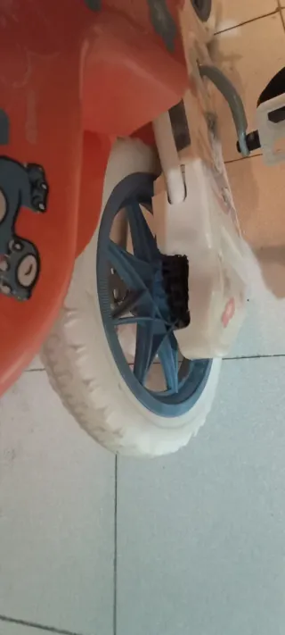 Bicicleta infantil Stitch con cesta