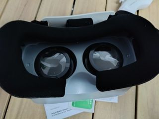 SBS – Gafas de realidad virtual y joystick para smartphones