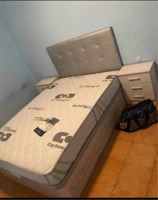 Armario blanco de madera