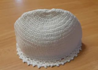 Bavaglino e cuffietta neonato artigianali