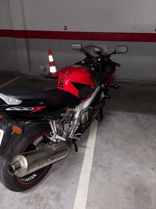 Honda CBR 600 F Roja 2006