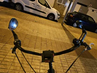 Bicicleta urbana negra