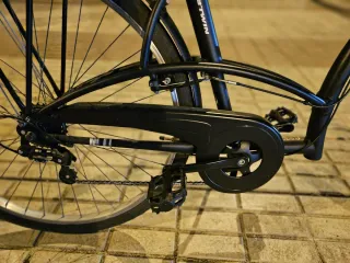 Bicicleta urbana negra