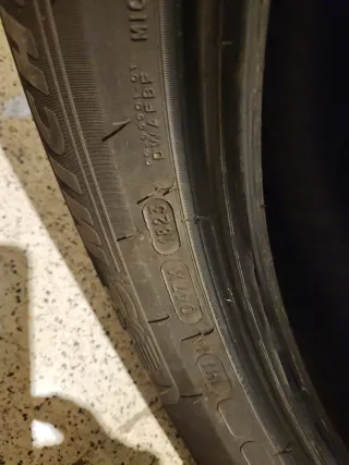 2 Neumáticos Michelin CrossClimate 225/60 R18.