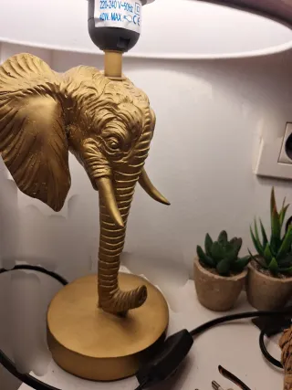 Lámpara Mesa Diseño Elefante Dorado