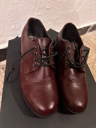 Zapatos de plataforma granates