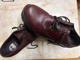 Zapatos de plataforma granates