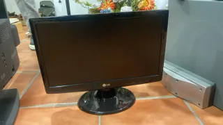 Pantalla LG Flatron Negra 19'