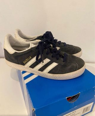 Lote sudadera, camisa y zapatillas Adidas