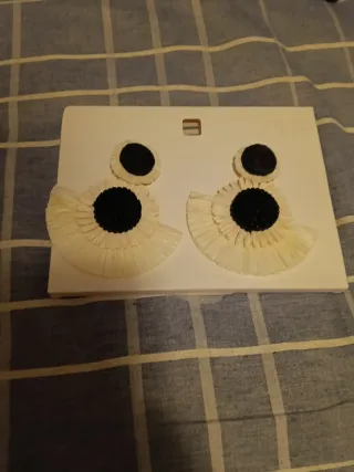 Pendientes Zara Beige y Negro