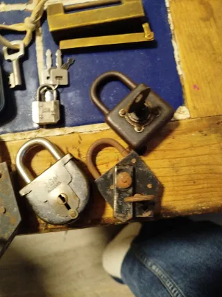 7candados antiguos uno no tiene llave