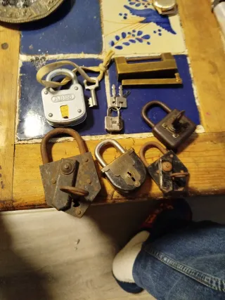 7candados antiguos uno no tiene llave