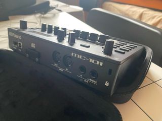 Roland MC-101 Groovebox + funda Analog