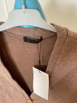 Chaqueta Zara botones dorados