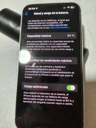 Se vende iPhone blanco en perfecto estado.