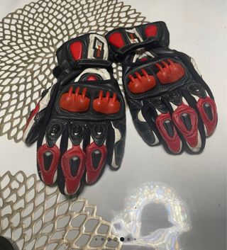 Guantes de Moto Negros y Rojos