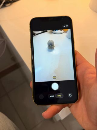 iPhone 11 64GB Amarillo