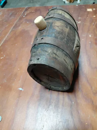 Bottiglia per liquori in legno antico