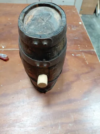 Bottiglia per liquori in legno antico