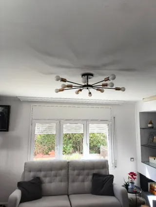 Lámpara de techo moderna negra y dorada