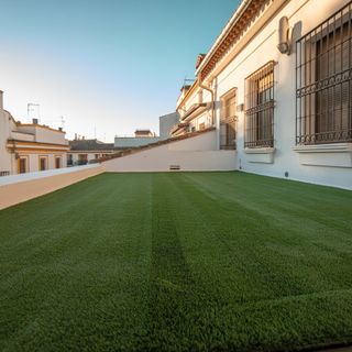 Césped artificial reutilizado