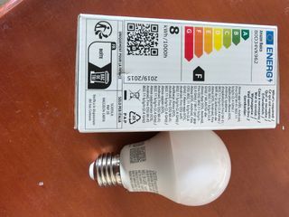 Amazon Basics Smart Bombilla led multicolor, casquillo E27, 8W (equivalente a 60W), funciona solo con Alexa, 1 paquete