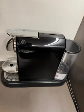 Macchina da caffè Nespresso De'Longhi Nero Lucido