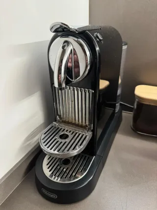 Macchina da caffè Nespresso De'Longhi Nero Lucido