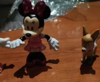 Muñecos Disney y Peppa Pig