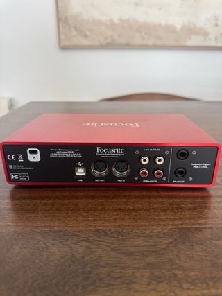 Focusrite Scarlett 2i4 2nd Gen Interfaz Audio