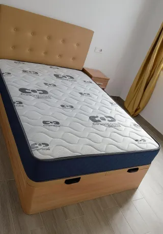 Armario blanco de madera